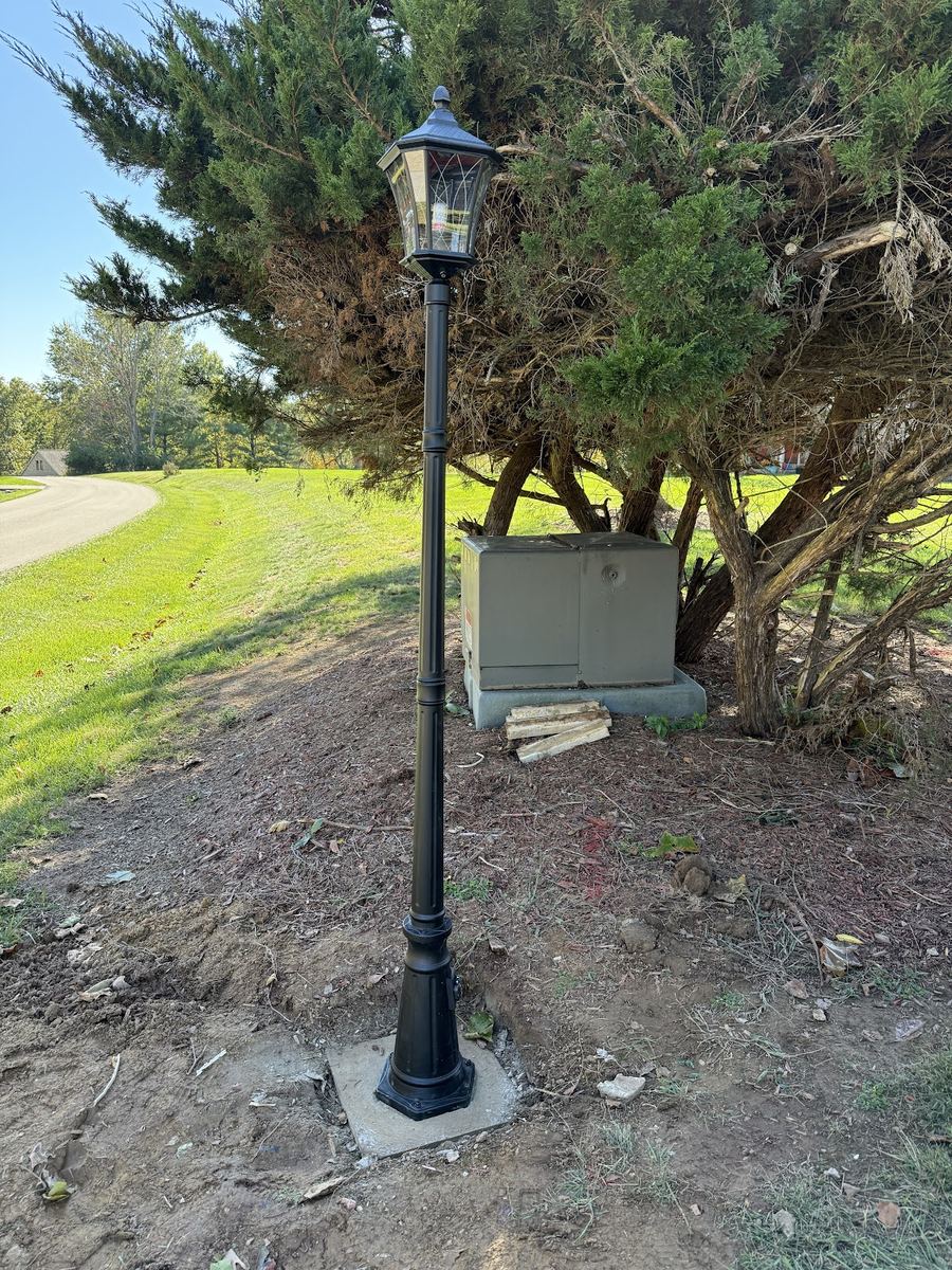 Bloomington residential outdoor lamp post installed by Top Phase Electric