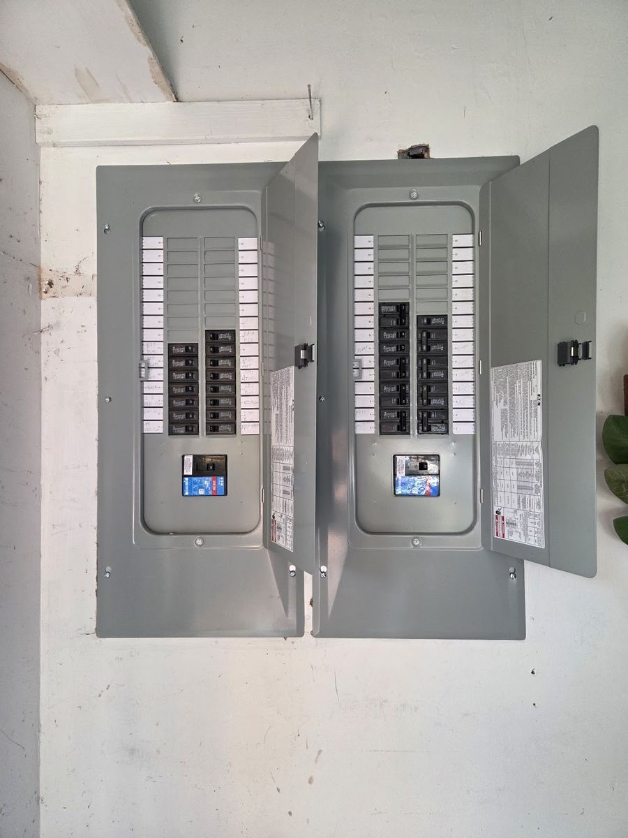 Residential breaker panel upgrade by Top Phase Electric